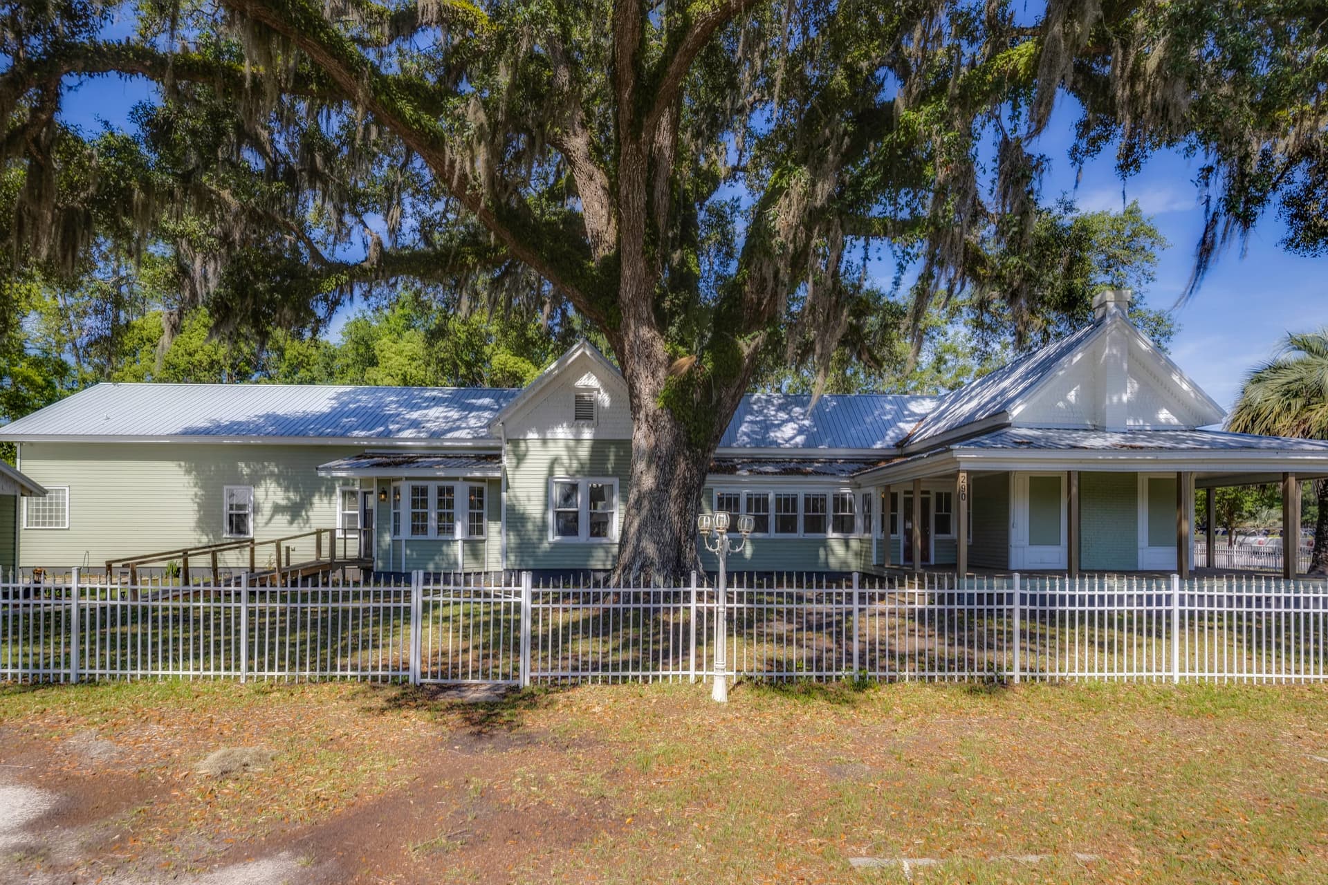 The Historic Gross House - 290 East King Avenue, Kingsland, Georgia